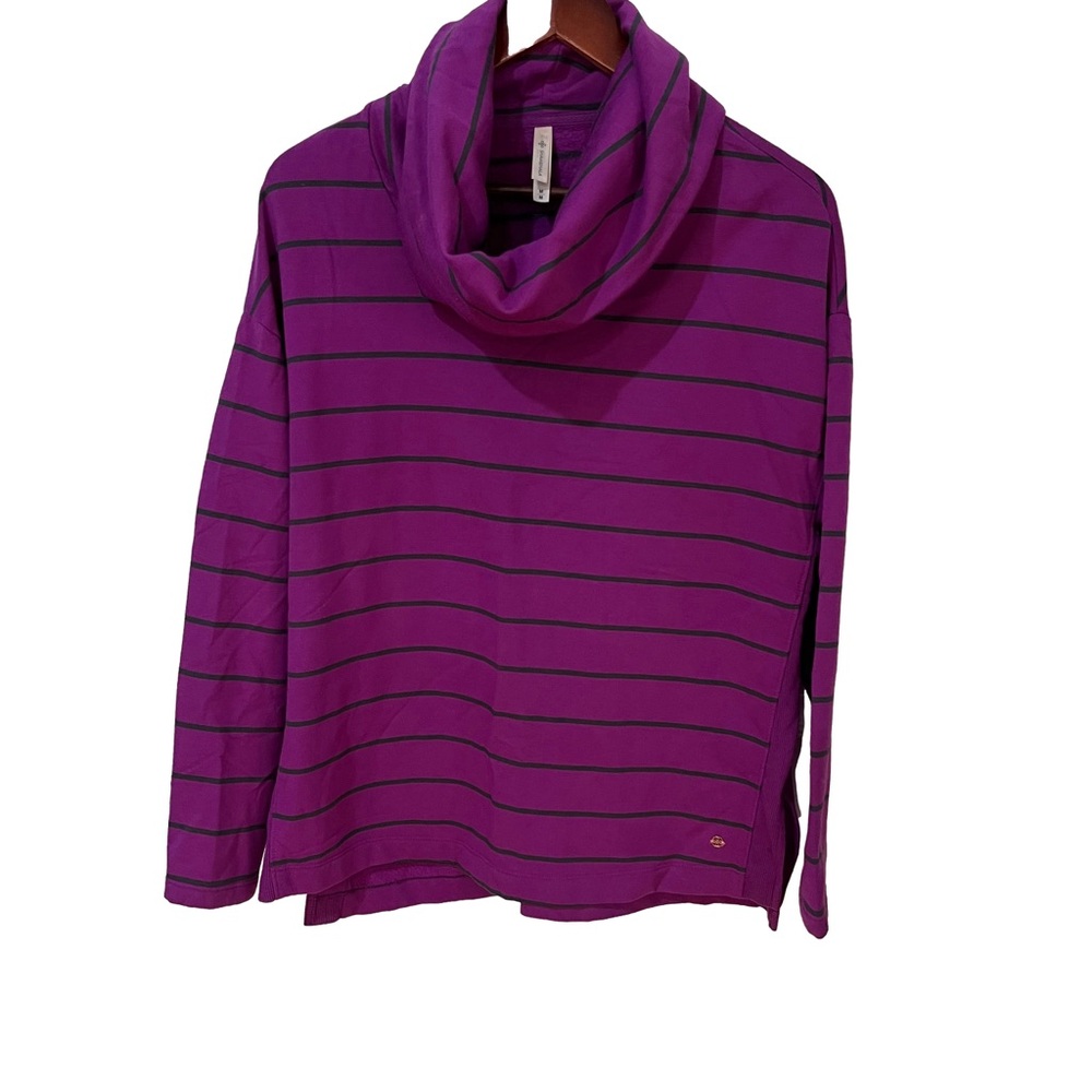 Shambhala fuschia with grey stripes size medium